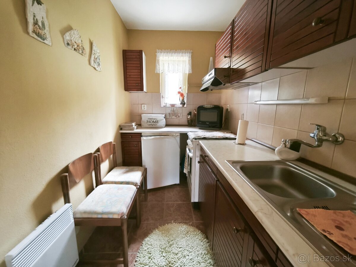 PREDAJ 3- izbový rodinný dom Hradište - 12