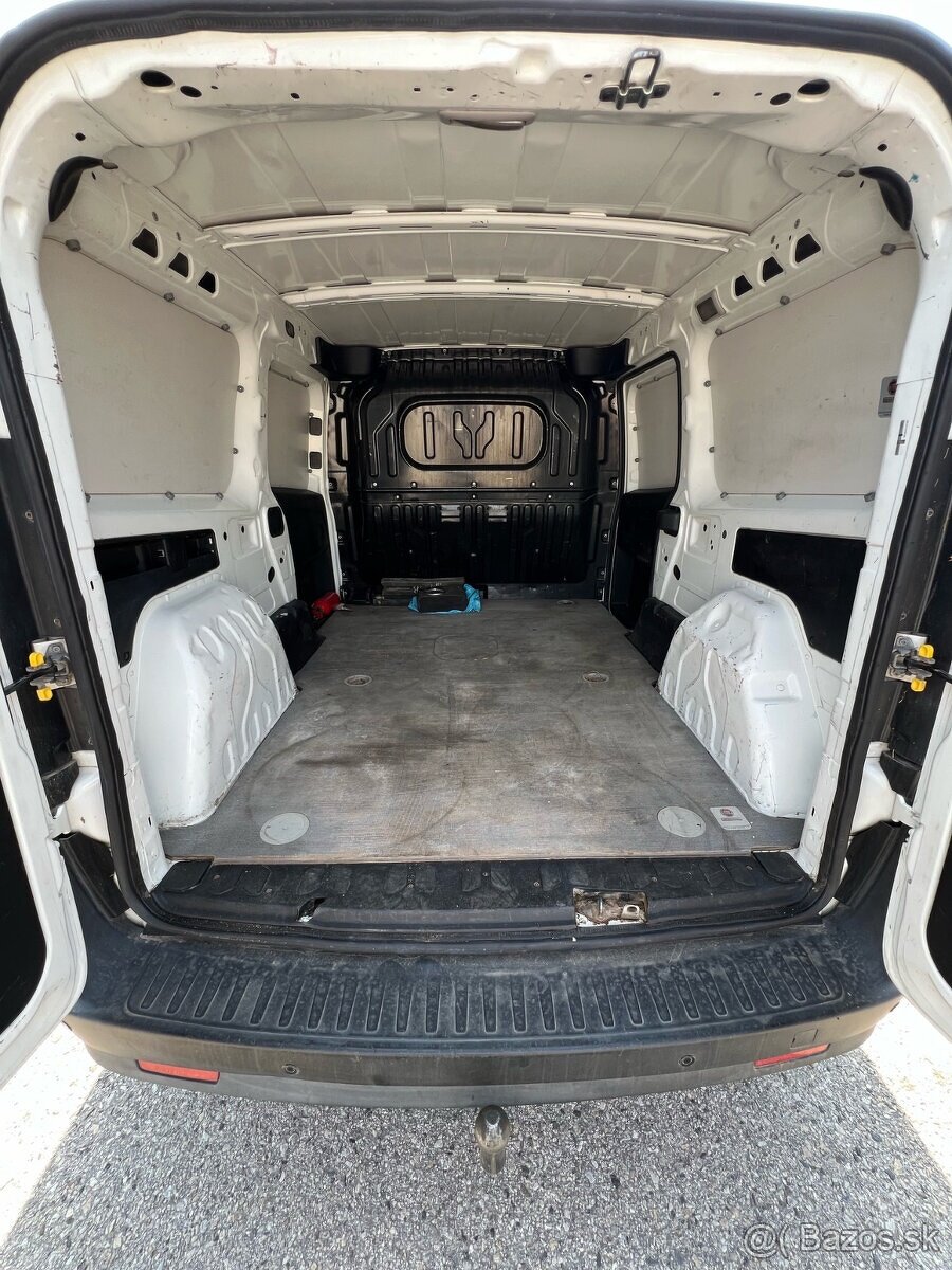 Fiat Doblo 1.6 JTD diesel, 77kW, MT/6, rok:04.2010. - 12