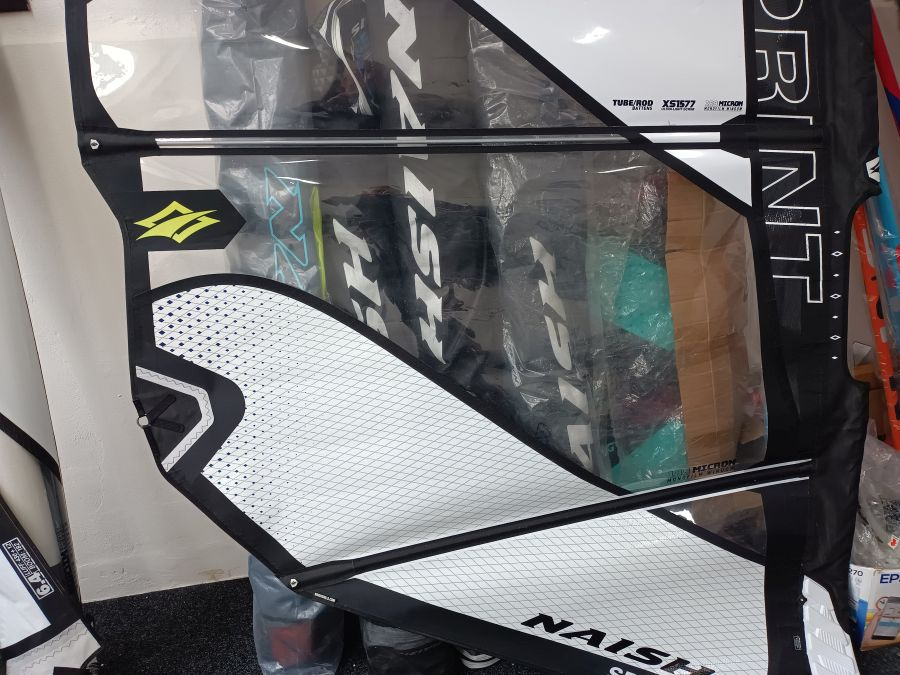 windsurfing plachty a prkno Naish 2026 - 12