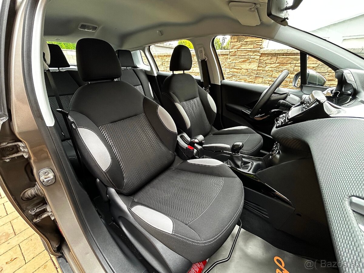 Peugeot 2008 1.2 PureTech Active - 12