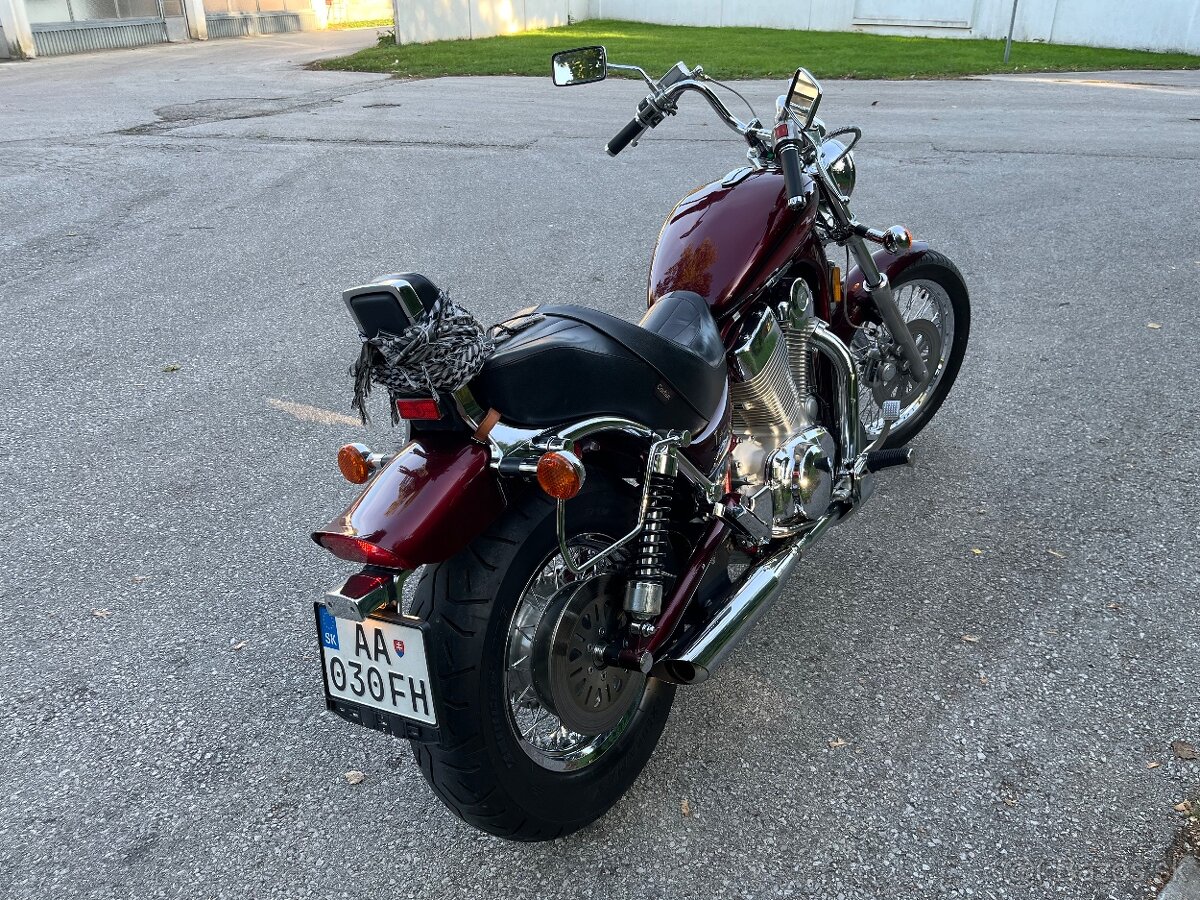 Suzuki Intruder VS 1400 - 12