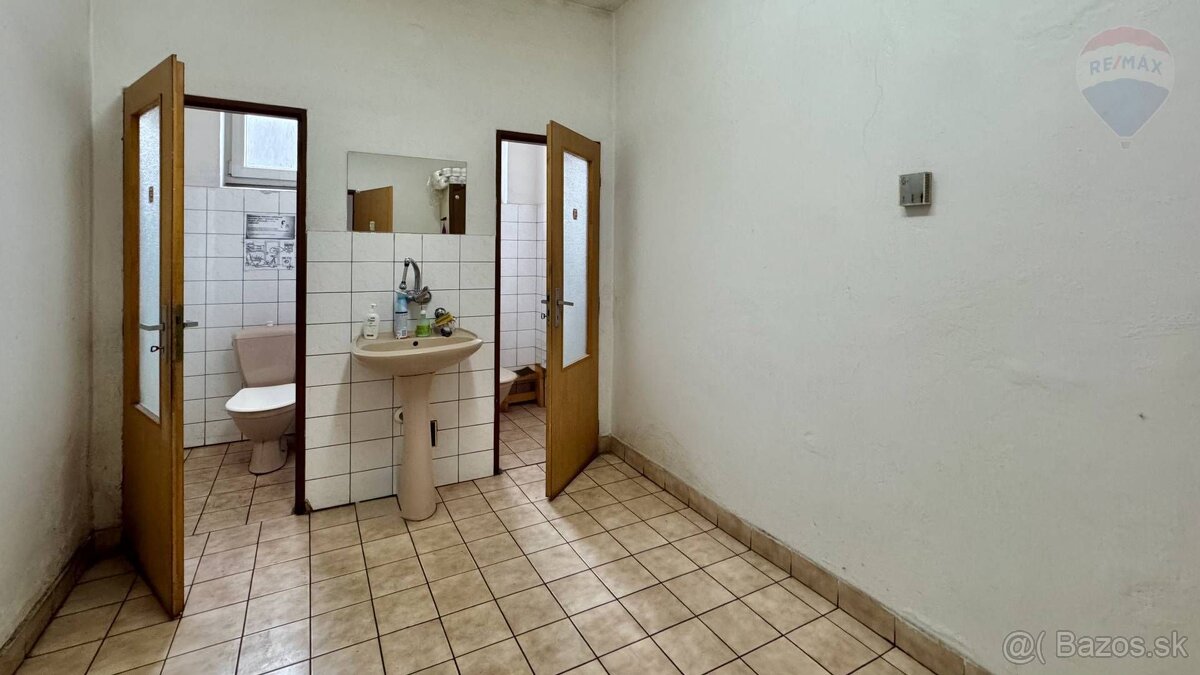 Predajný sklad s administratívou 1.200 m2, podvesným žeriavo - 12