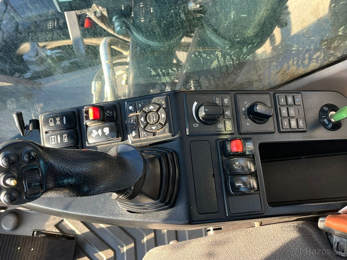 Kolesové rypadlo Volvo EW160E s rotátorem - 12