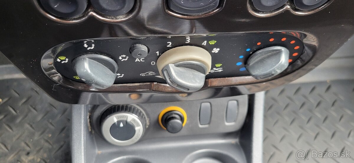 Dacia Duster 1.6i benzin 4x4 MT/6 - 12