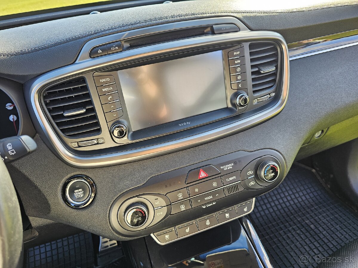 Kia Sorento 2016 2,2CRDI 4x4 šedá tm.metalíza, AUTOMAT - 12