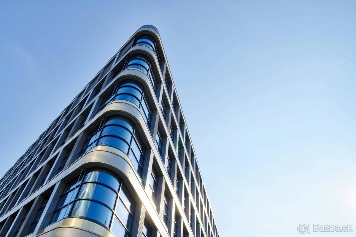 Prenájom obchodného priestoru 333 m² v skvelej lokalite v ce - 12