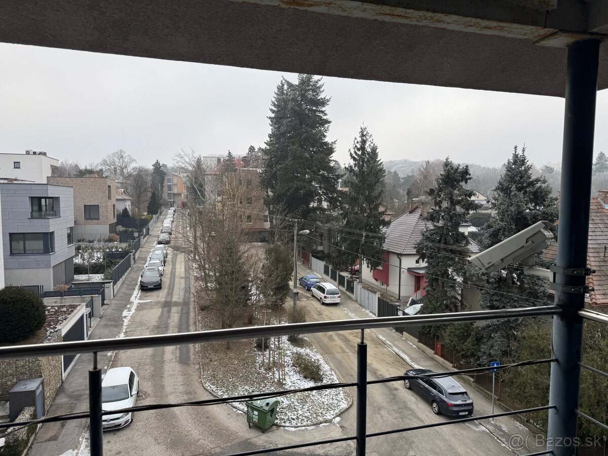 Administratívna budova v TOP lokalite Bratislavy - 12