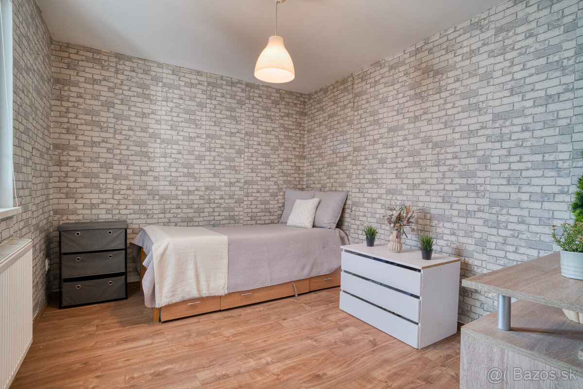 Na predaj 4-izbový rodinný dom v obci Zeleneč - 12