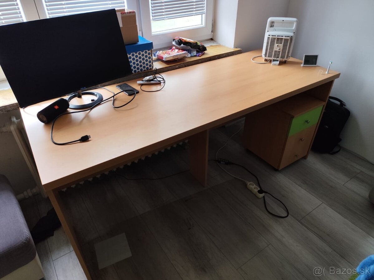 Poschodové postele z masívu s úložným priestorom a skrine. - 12