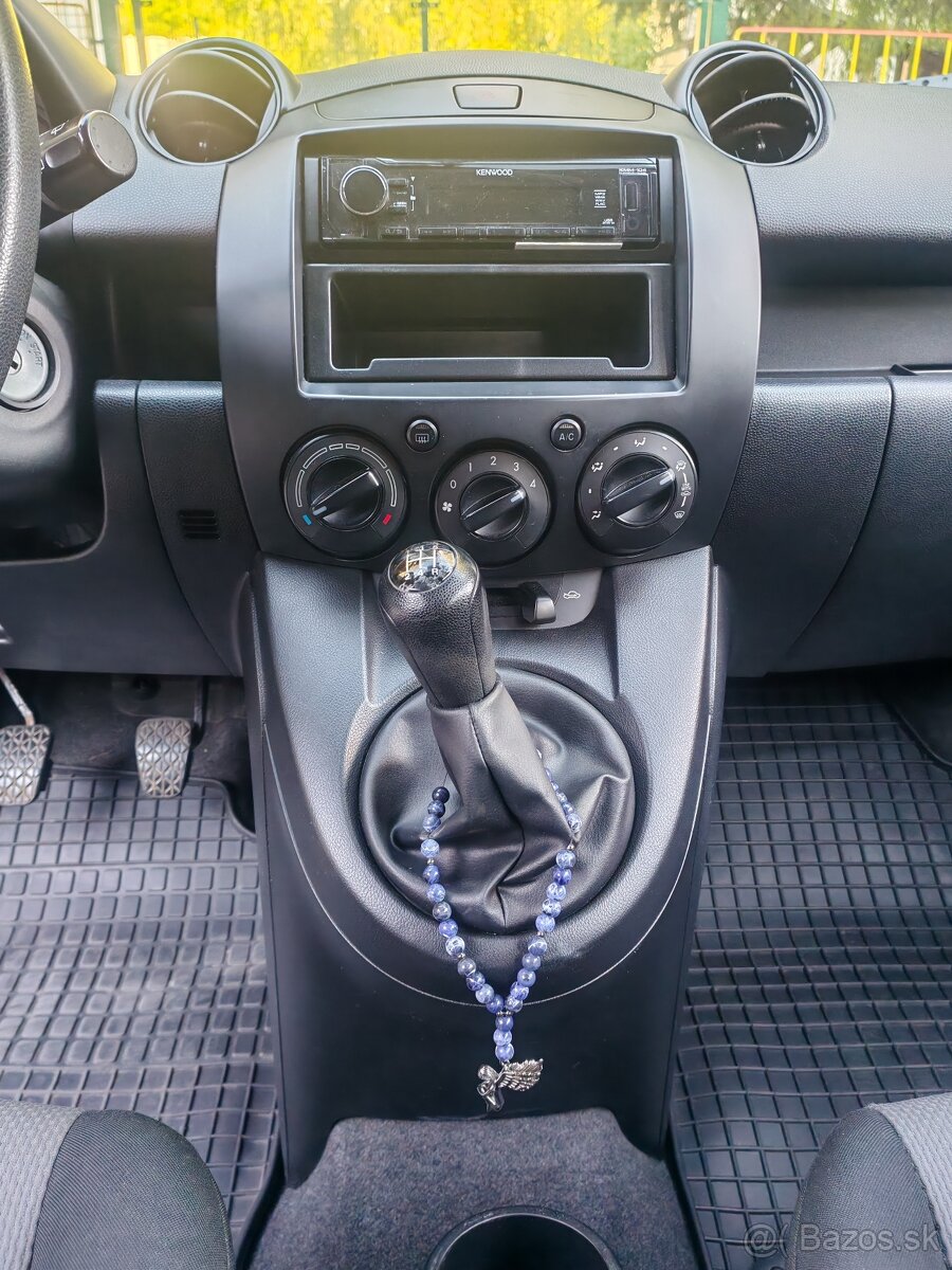 Mazda 2 - 12