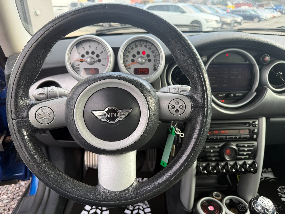 Mini Cooper S • 1.6 Benzín • 6-st. manuál • 4499 € - 12