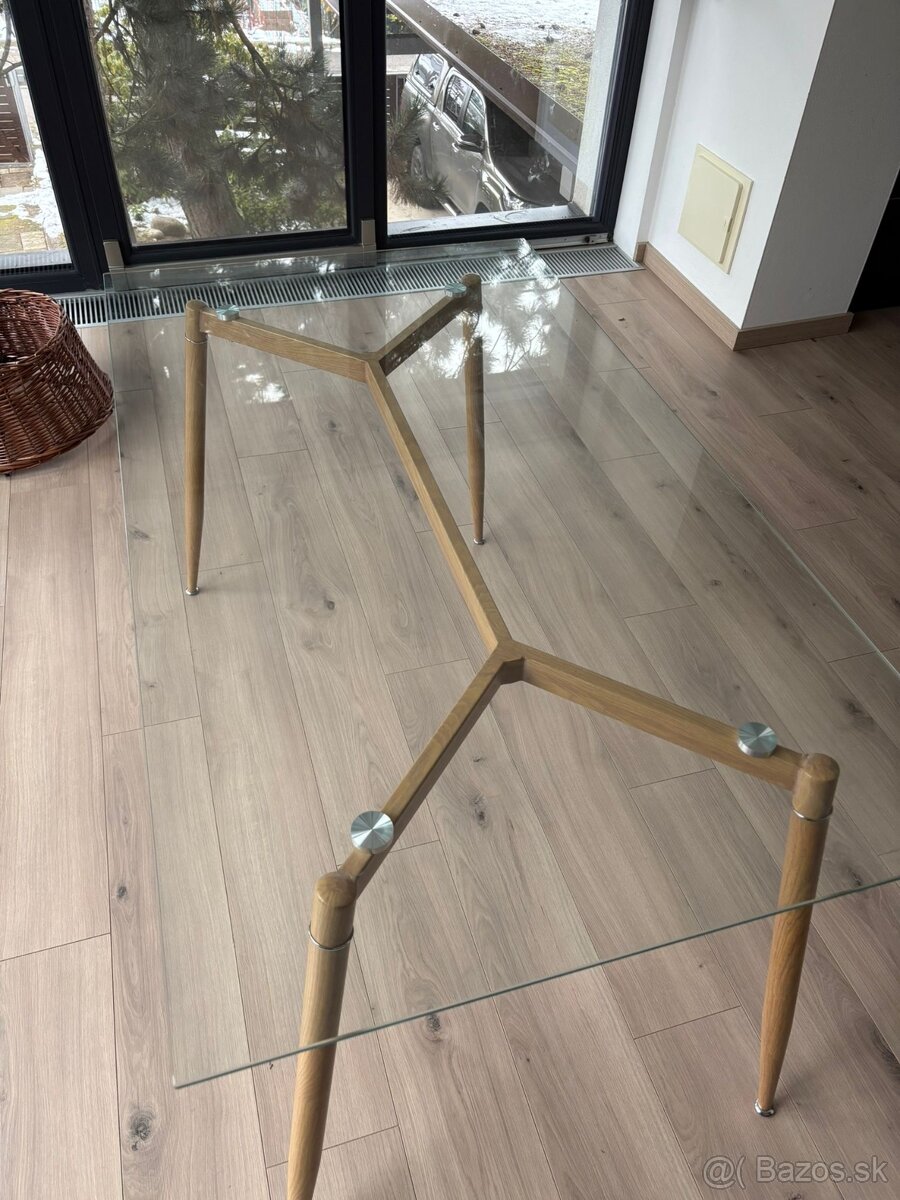 Jedálenský stôl - 12