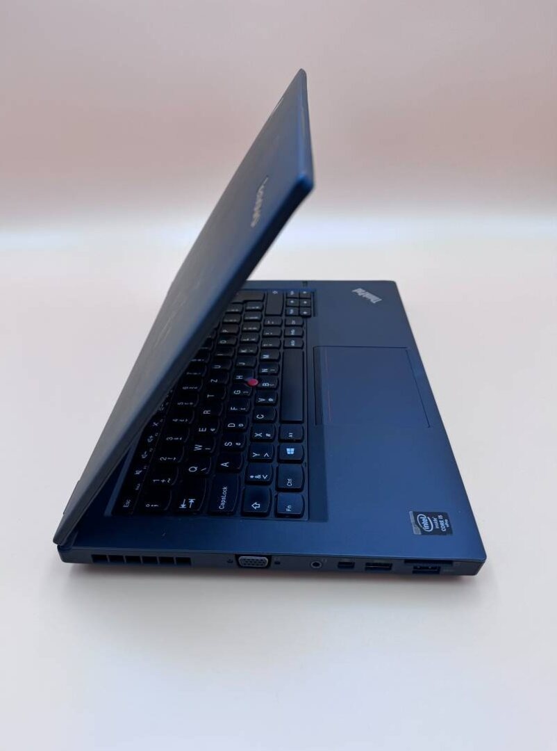 Notebook 14" Lenovo.Intel i5-4300M 2x2,60GHz.8gb ram.256SSD - 12