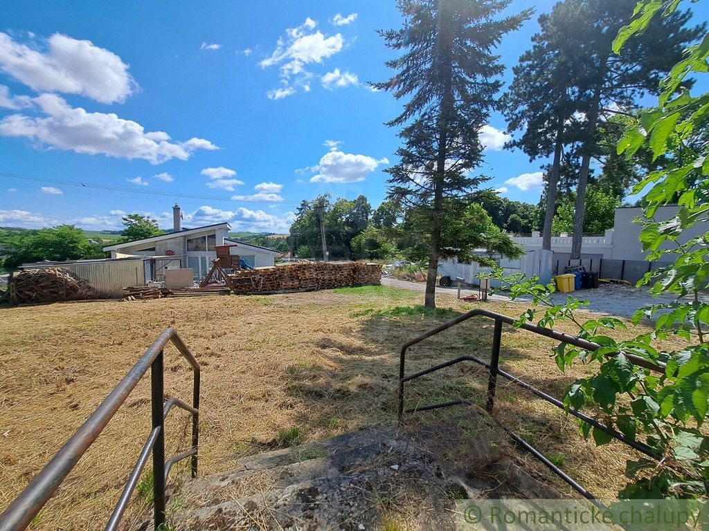 Historická kúria v obci Hruboňovo čaká na nový život - 12