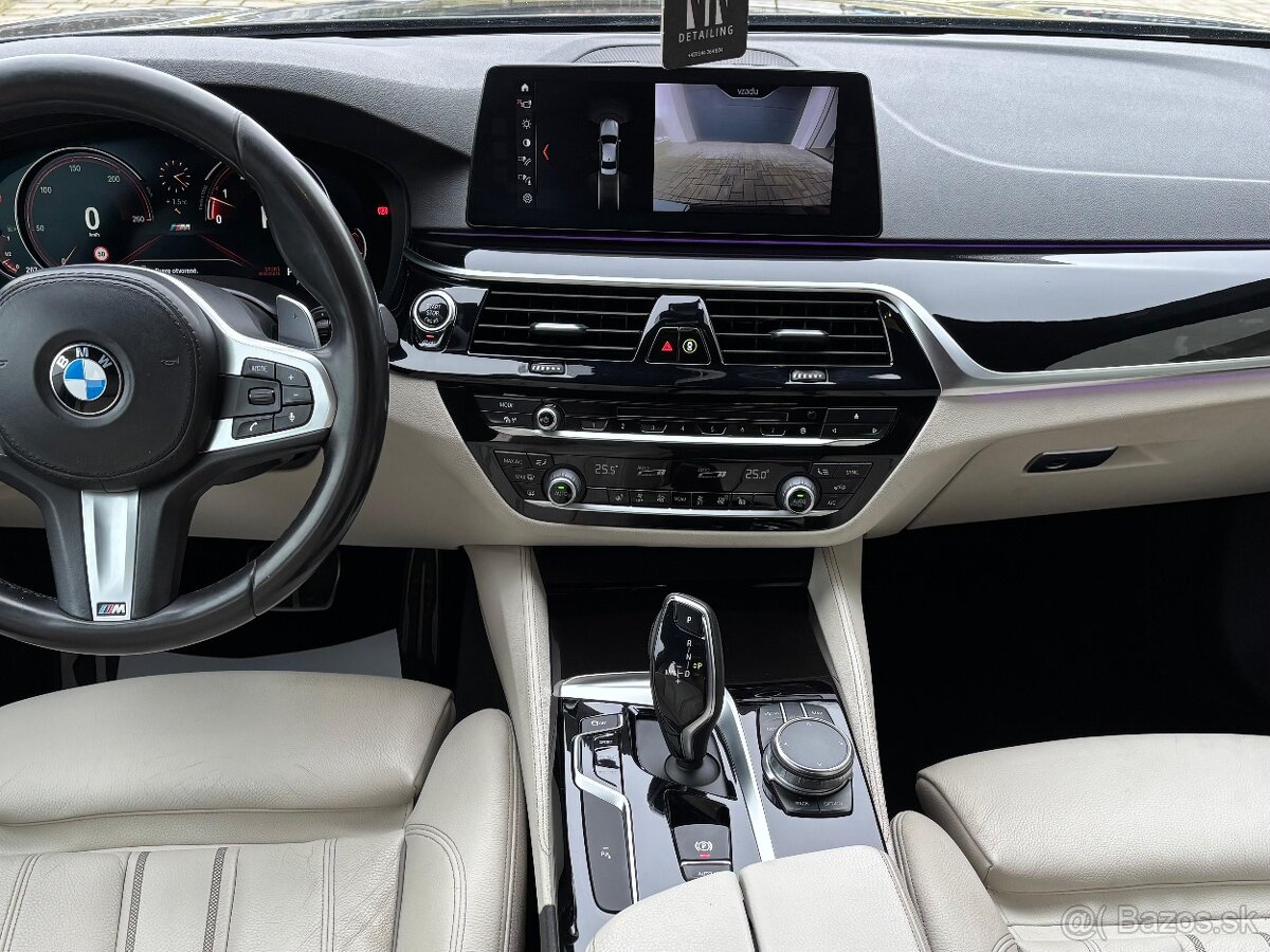 BMW 540i xDrive M Sport G30 - 12