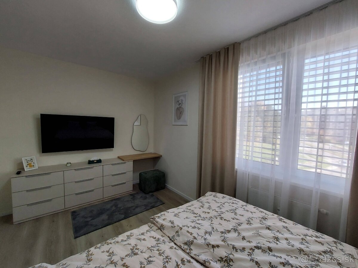 3-izbový zariadený byt 80 m2 s terasou v novostavbe Trenčín. - 12