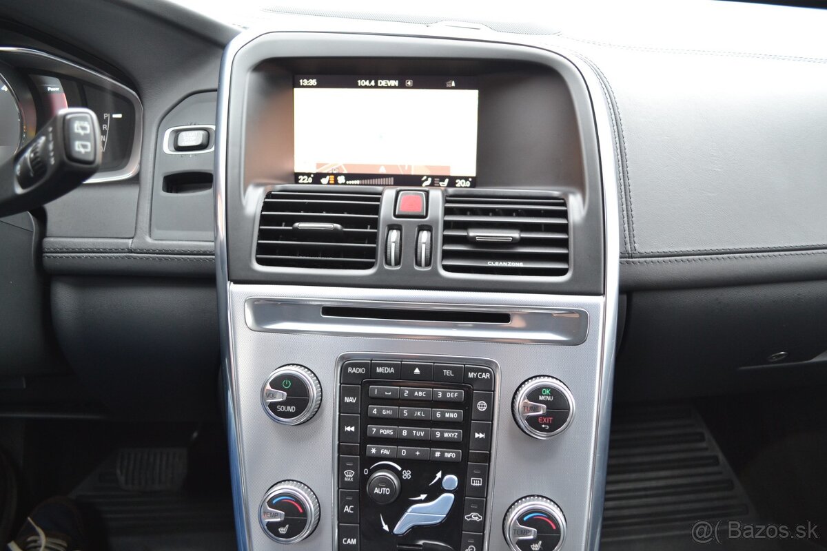 Volvo XC60 2.4 D5 AWD INSCRIPTION - 12