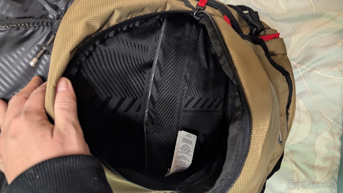 Predám úplne nový baťoh oakley 21l FOS901477-32 - 12