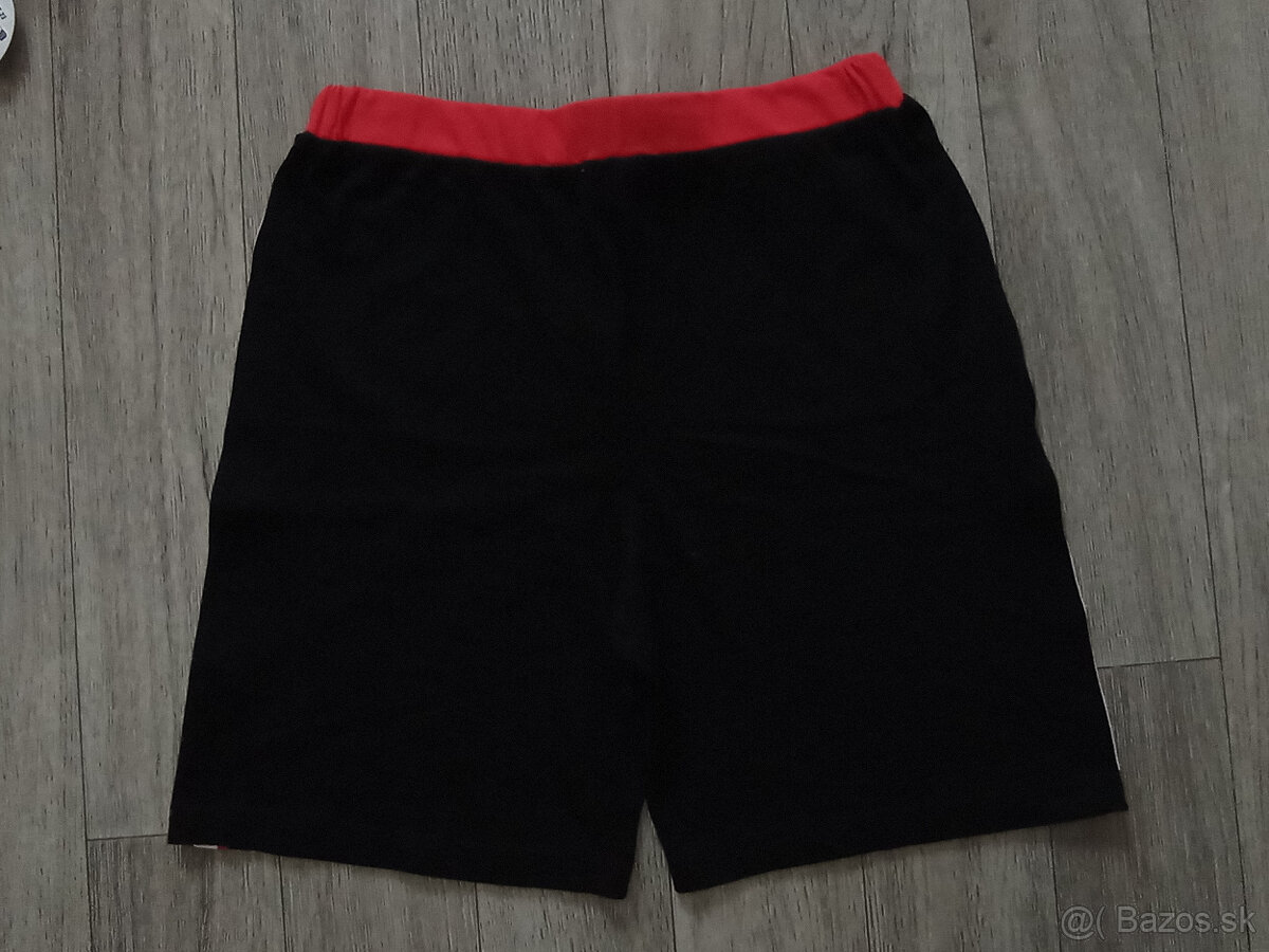 Čierne tepláky a kraťase Marvel 152 - 12