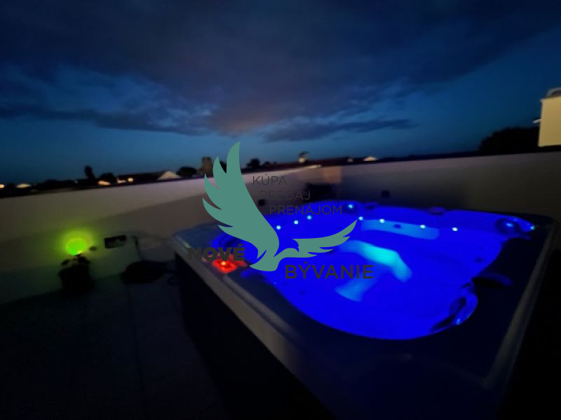 Chorvátsko - Zariadený apartmán so strešnou terasou len 150m - 12