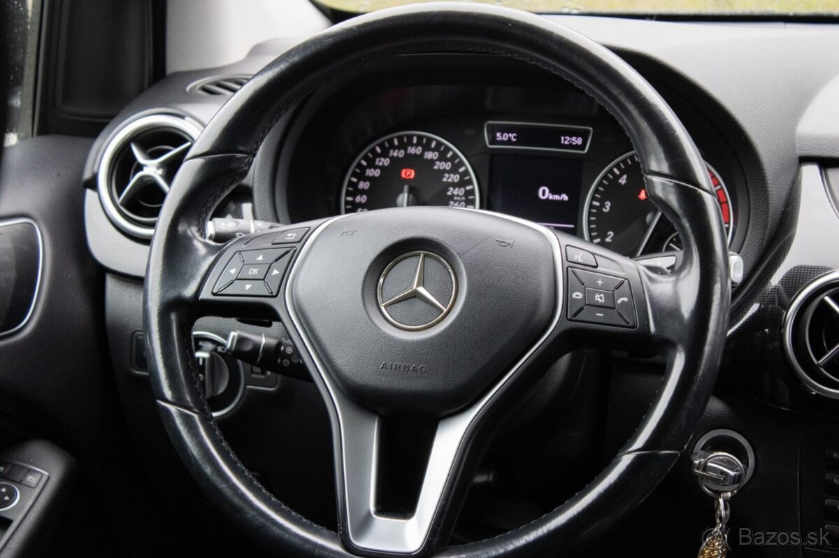 Mercedes-Benz B 180 - 12