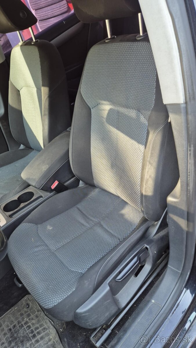 Volkswagen Passat B7 1,6TDI 77kw kód motora: CAY - 12