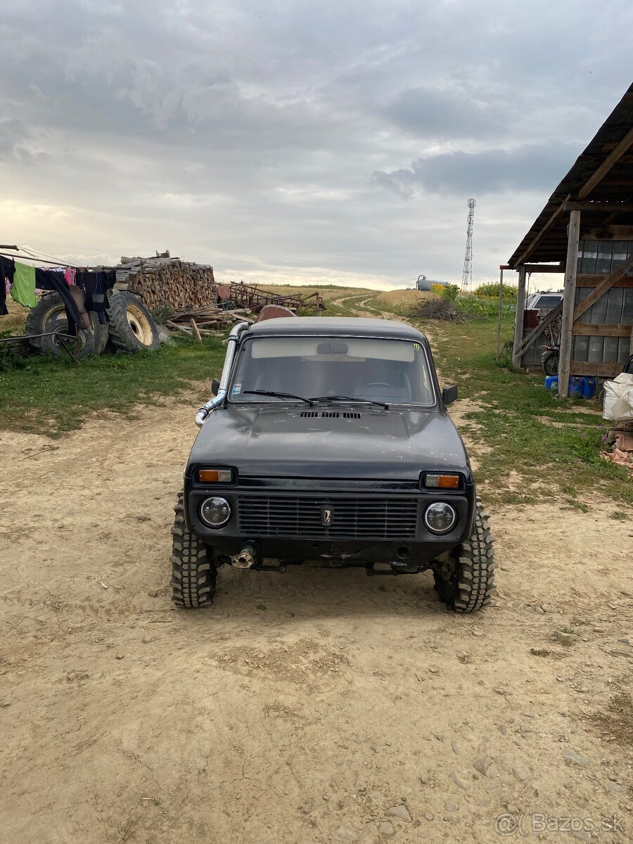 Lada Niva 1.7 - 12