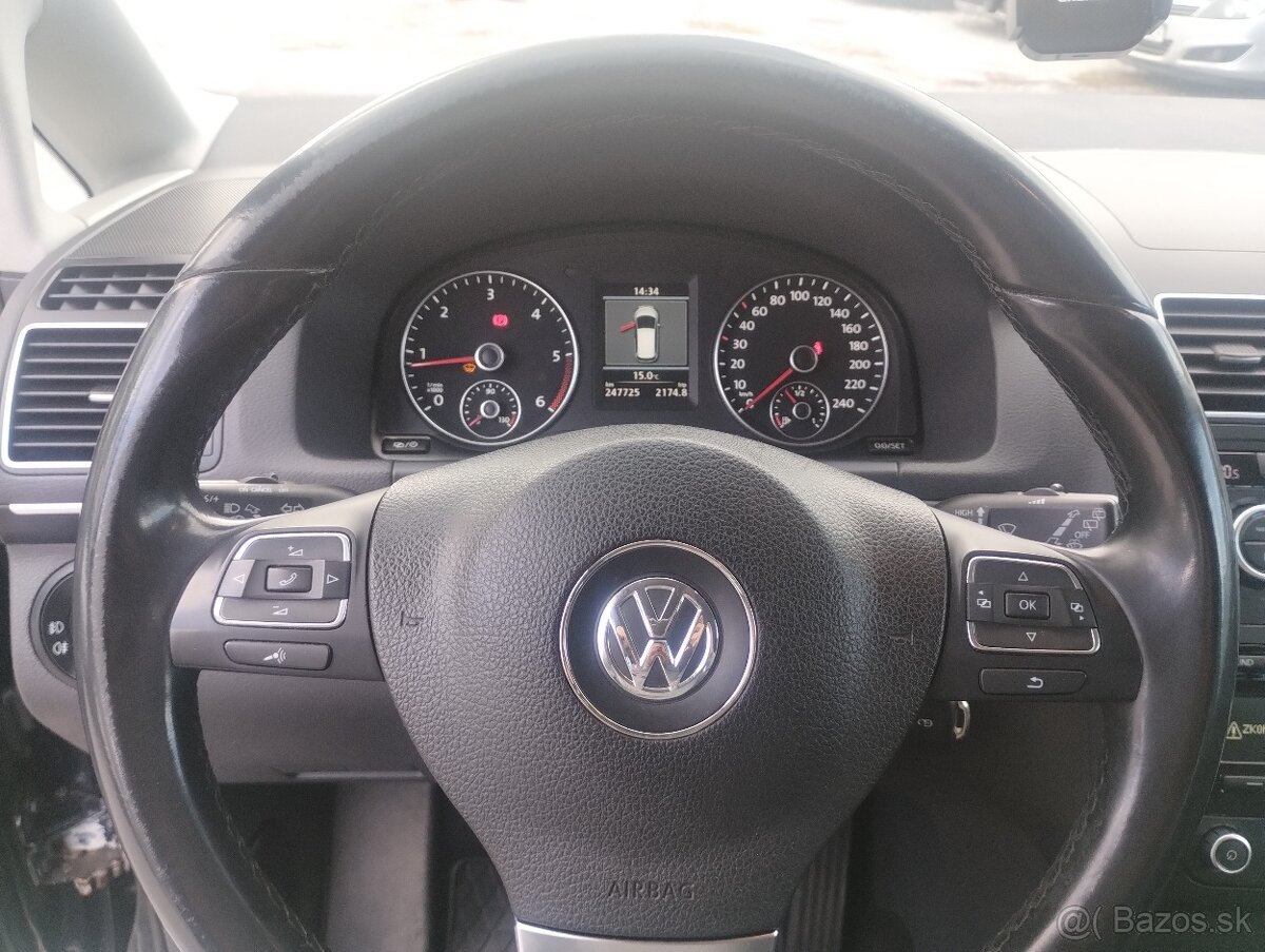 Volkswagen Touran 2.0 TDI Highline - 12