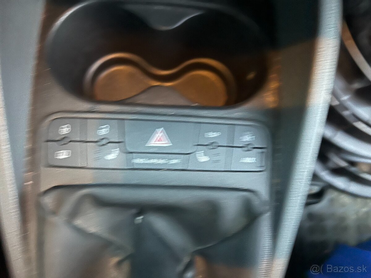 Seat Ibiza 1.2i12V 51KW VYHŘ.SEDAČKY KLIMA TAŽNÉ PARK.KAMERA - 12