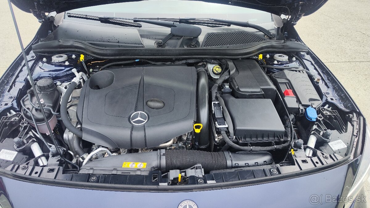 Mercedes Benz GLA 200D, - 12
