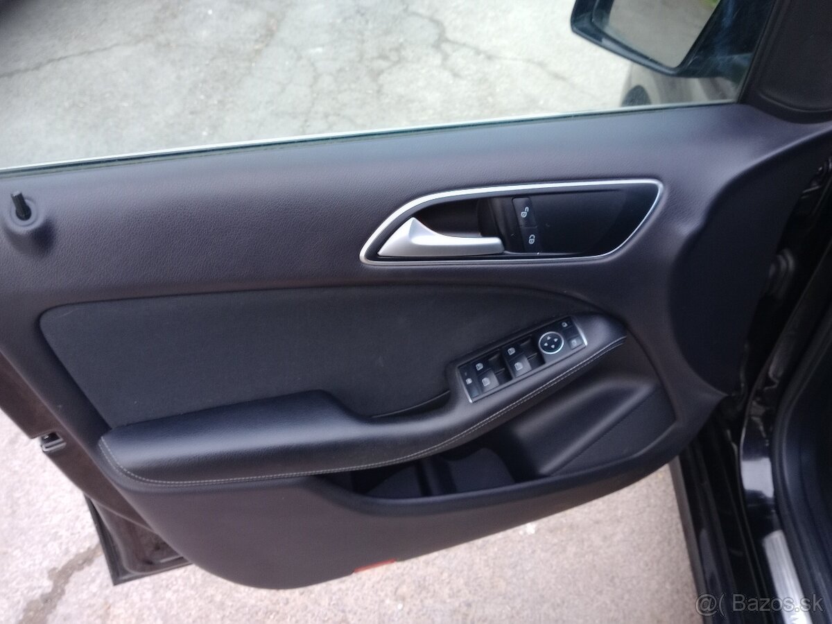 Mercedes B  2017 - 12