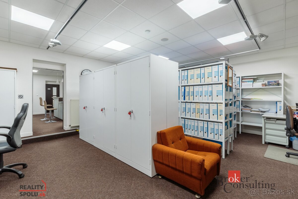Prenájom komerčných - kancelárskych priestorov - Ružomberok - 12