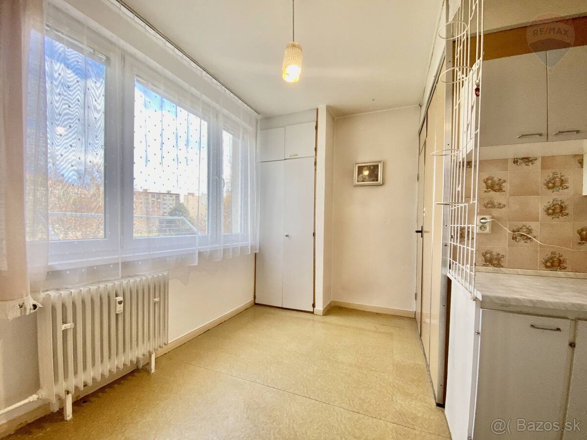 NA PREDAJ 2- izbový byt 63 m2 - lokalita Sídlisko Sever – u - 12