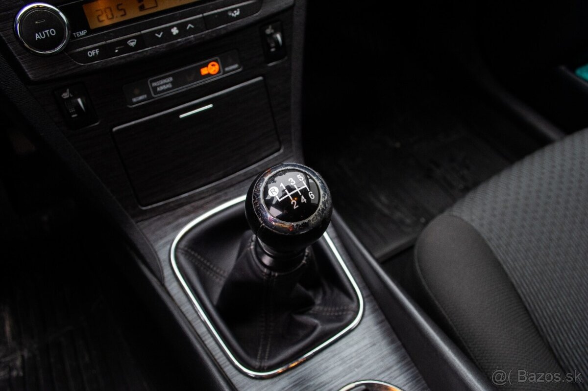 Toyota Avensis 2.0l D-4D - 12