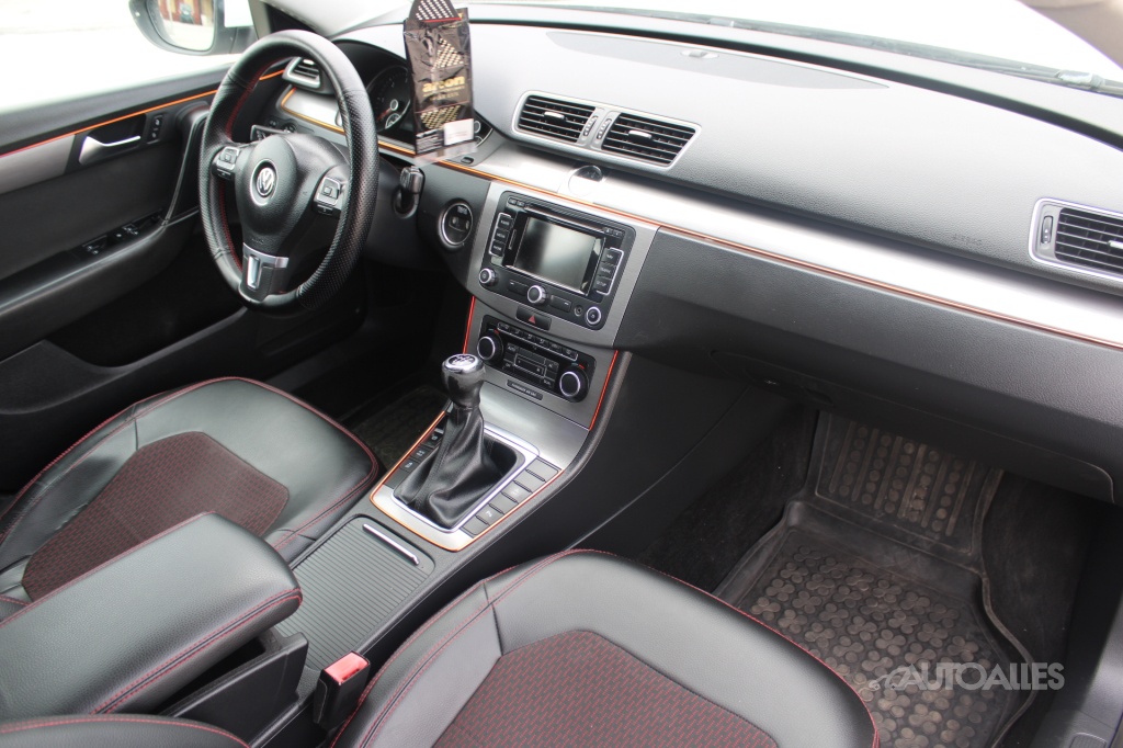 Volkswagen Passat Variant 1,6 TDi 77 kW - 12