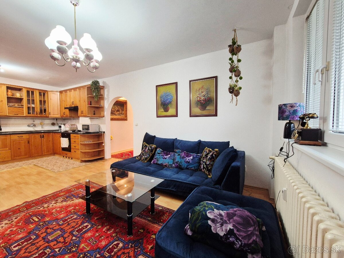 BEZ PROVÍZIE- 3 izb.byt pri OC Centrál a zimného štadióna O. - 12