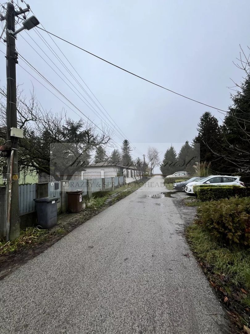 Rodinný dom s priestranným pozemkom na priamy predaj v centr - 12