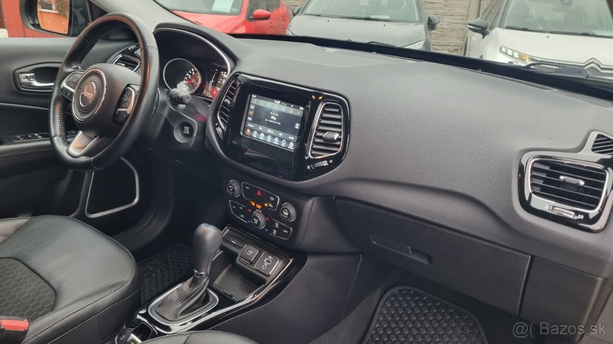 Jeep Compass 1.3 Night Eagle 110kW - 12