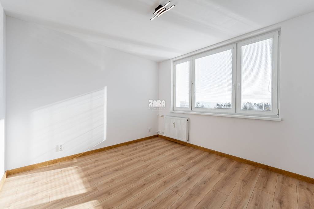 MIŠKOVECKÁ - JUH. Krásny 2 izbový byt, 51 m2 + loggia. ZARIA - 12