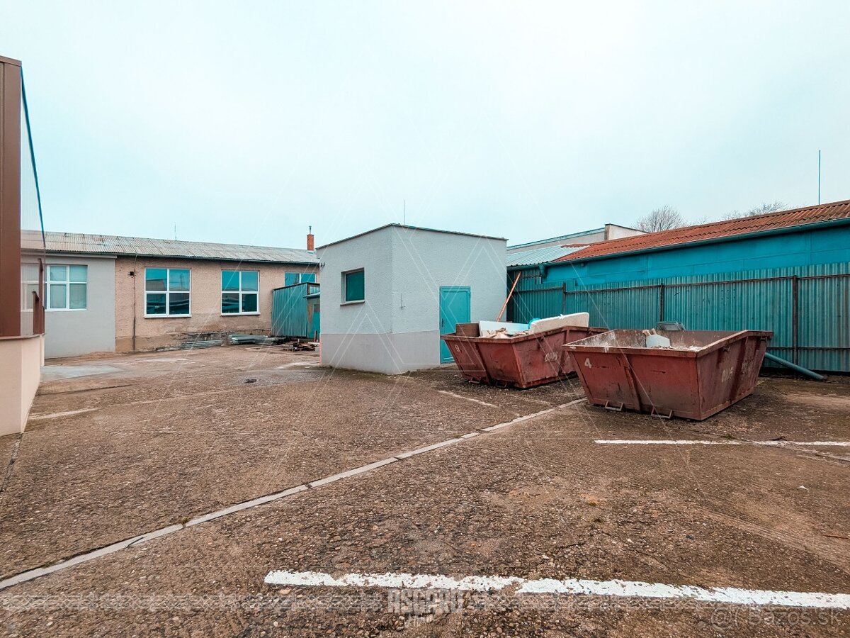 Obchodný priestor so skladom a kanceláriou v súkromnom dvore - 12