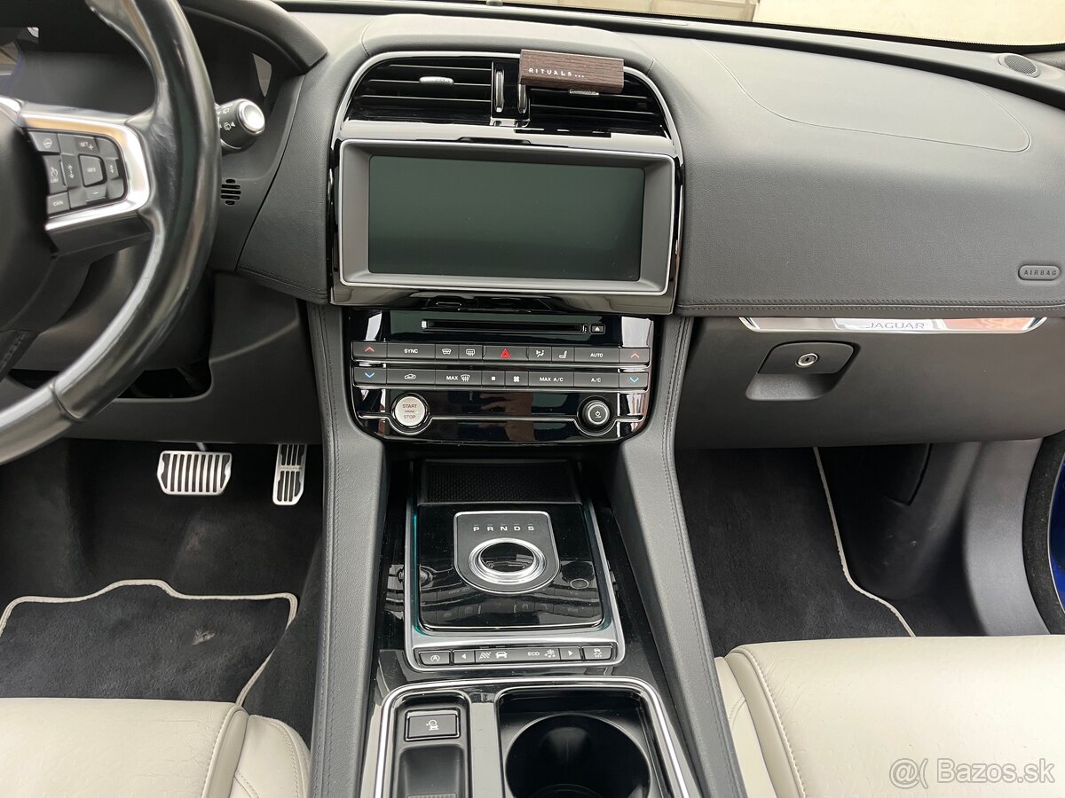 Jaguar F-Pace 3.0 TDV6 S AWD A/T Jaguar F pace Fpace - 12