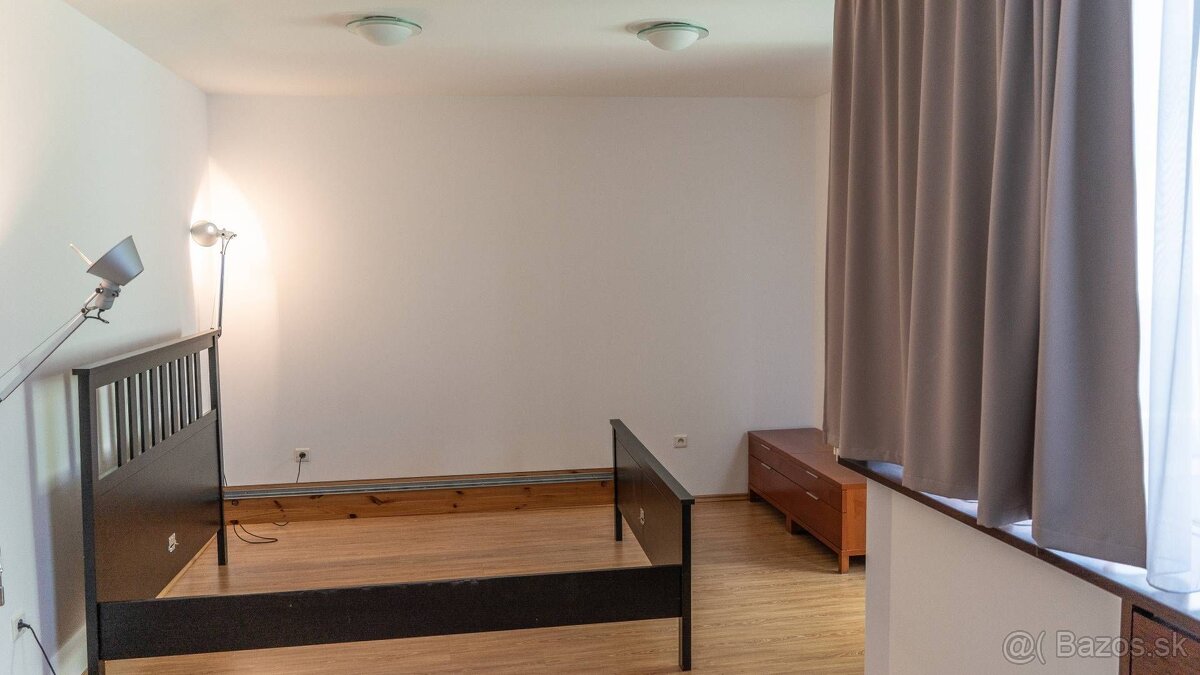 RE/MAX - 103m² - Jedinečný 2-izbový byt v centre Bratislavy - 12