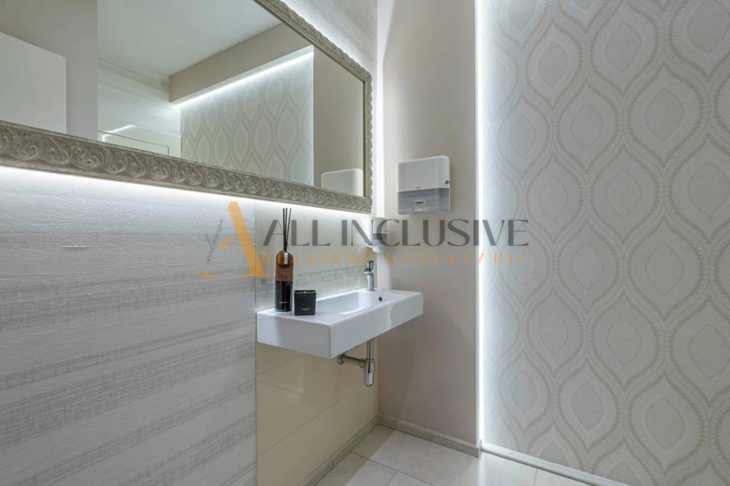 ALL INCLUSIVE I REPREZENTATÍVNE KANCELÁRSKE PRIESTORY NA PRE - 12