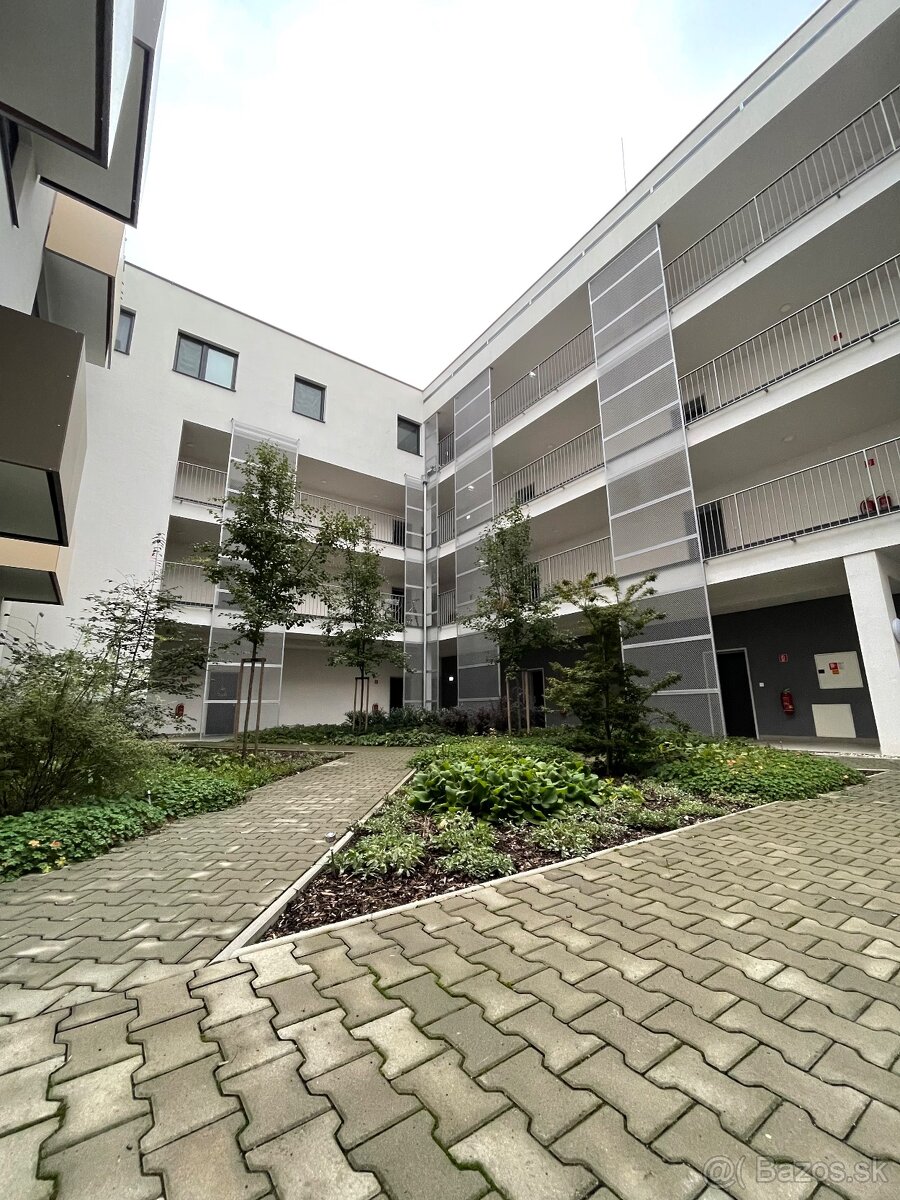 Prenájom 3-izbový byt, Levice - 12