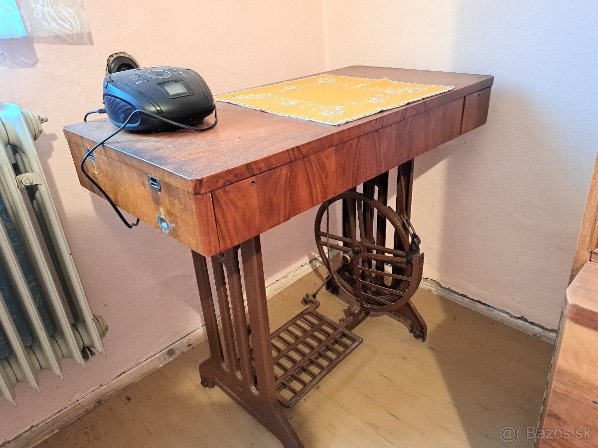 Kompletný interiér zo staršieho domu - 12