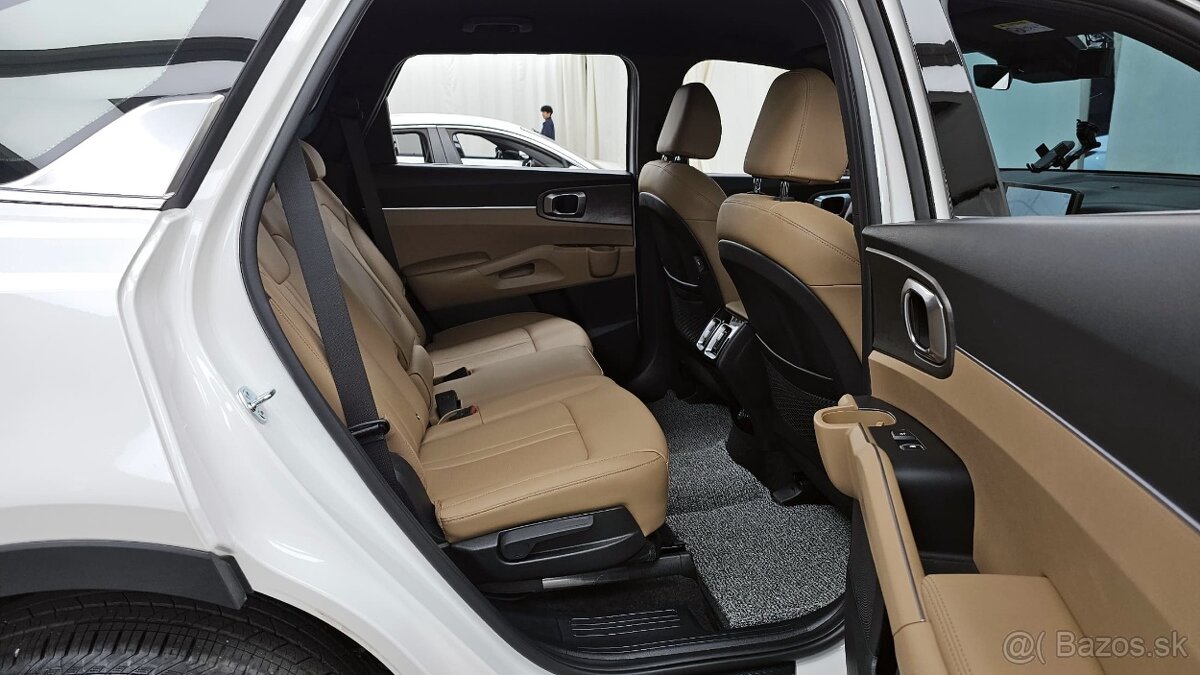 2025 KIA SORENTO 2.2CRDi FWD - 12