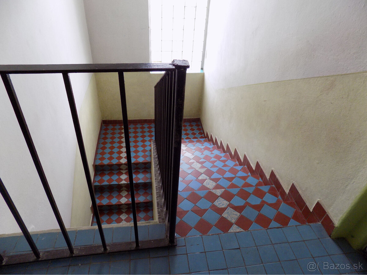 Na predaj viacgeneračný dom v Tvrdošovciach . - 12