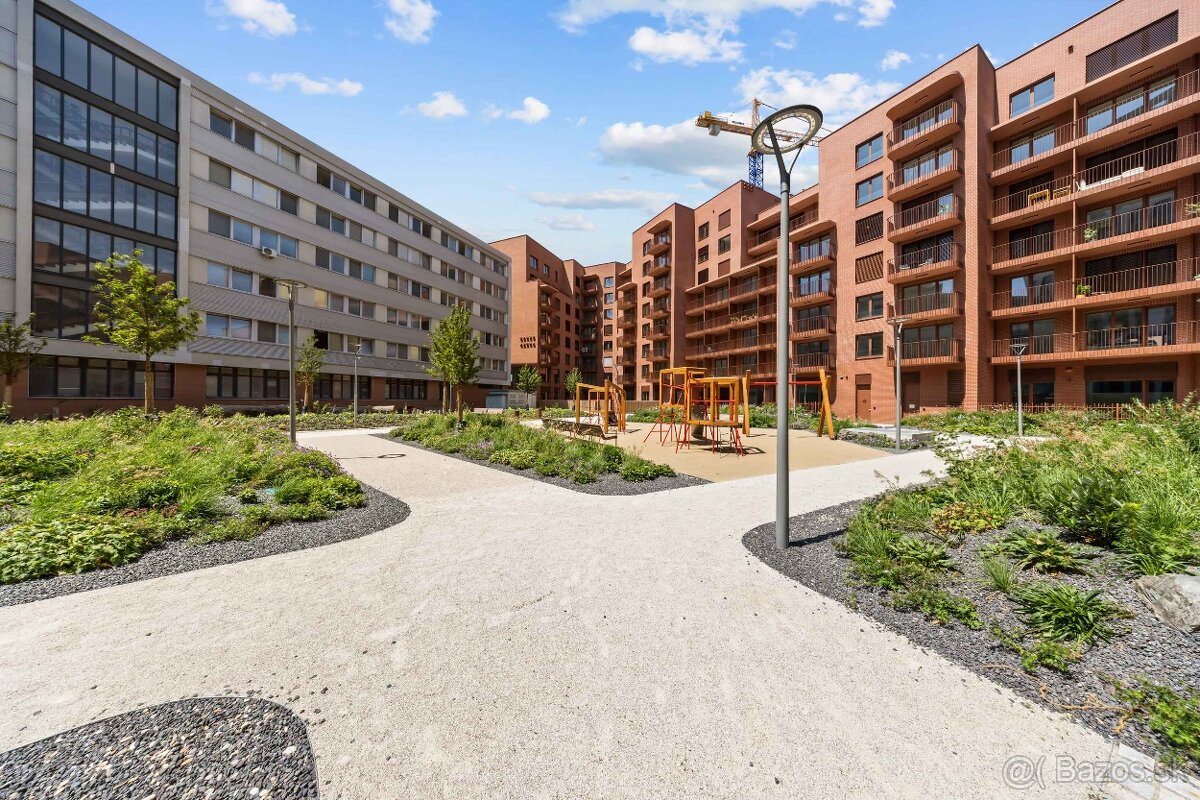 Prenajmeme moderný 2-izbový byt v projekte ZWIRN. - 12