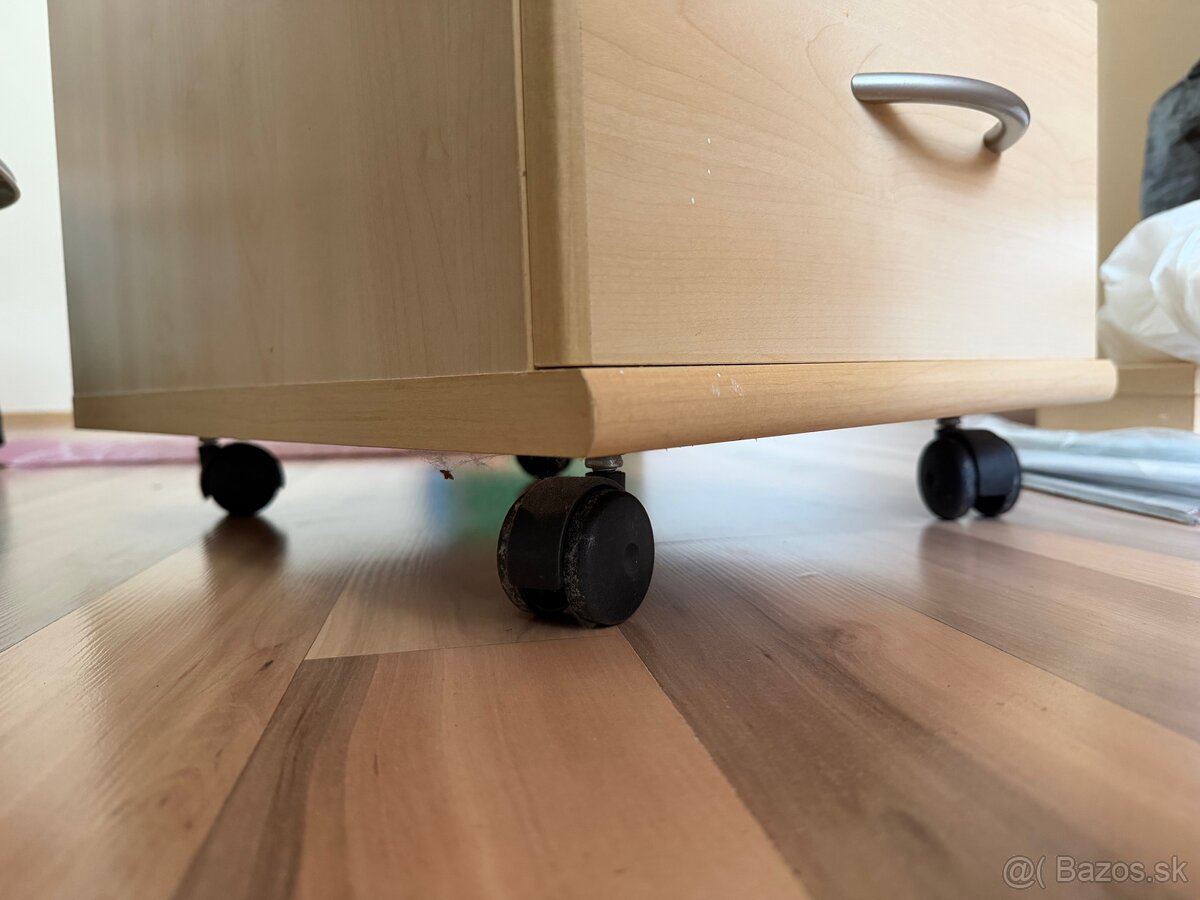 Stôl a šuflíky na kolieskach - 12