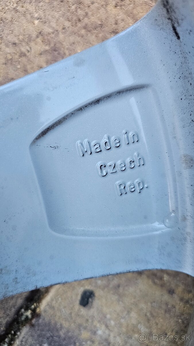 Predam org skoda Denom 225/45R17 5x112 - 12